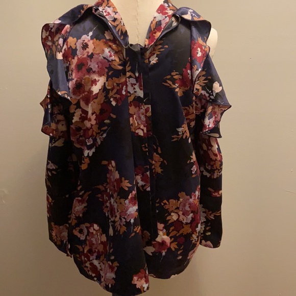 Lucky Brand Satin Blouse New size M navy floral print - Picture 2 of 7